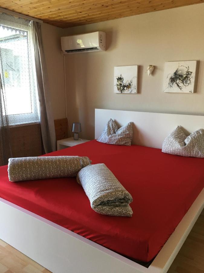 Nefelejcs Apartman บาลาตอนวีลาโกช ภายนอก รูปภาพ